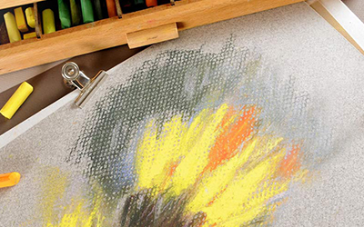 Pastel y dibujo en color